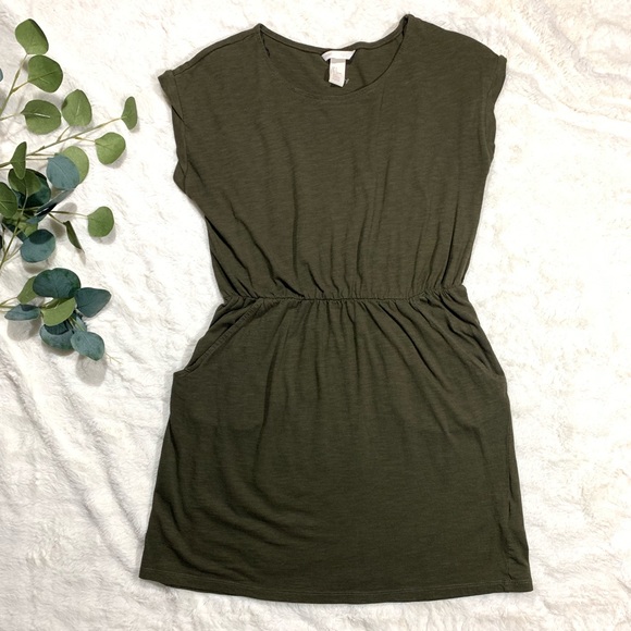 H&M Dresses & Skirts - {H&M} Hunter Green Dress